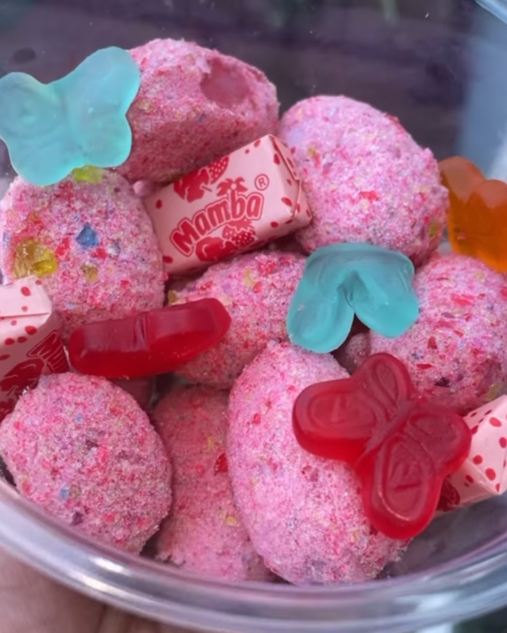 Strawberry candy grapes ( serves 1-2 )